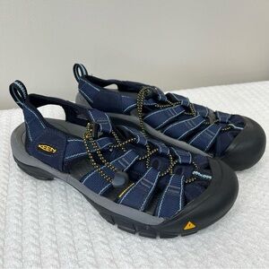 KEEN Women’s 9 Blue Newport H2 Closed Toe Water Sandals Outdoor Hiking Gorpcore
